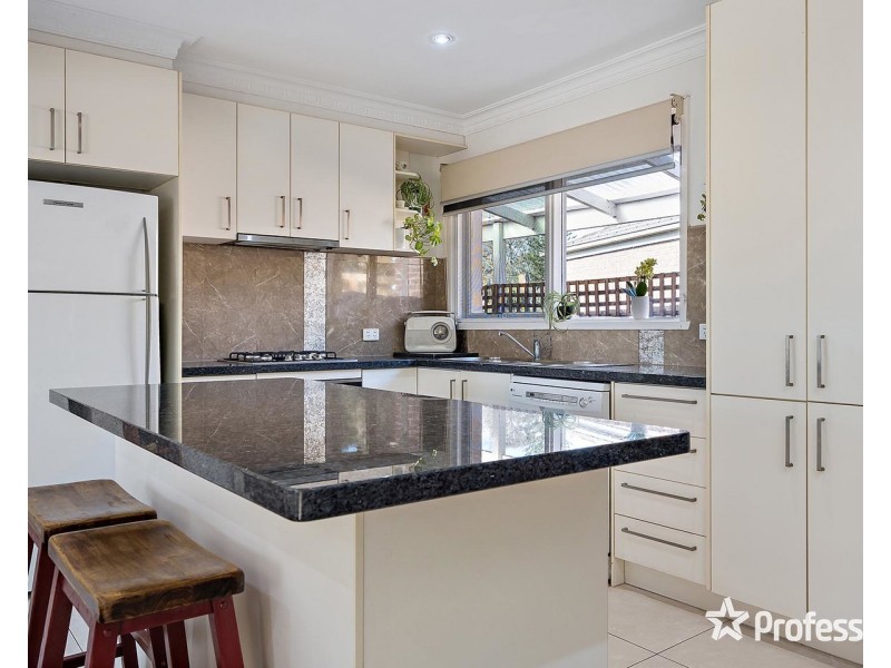 2 Gardenia Street, Croydon South VIC 3136