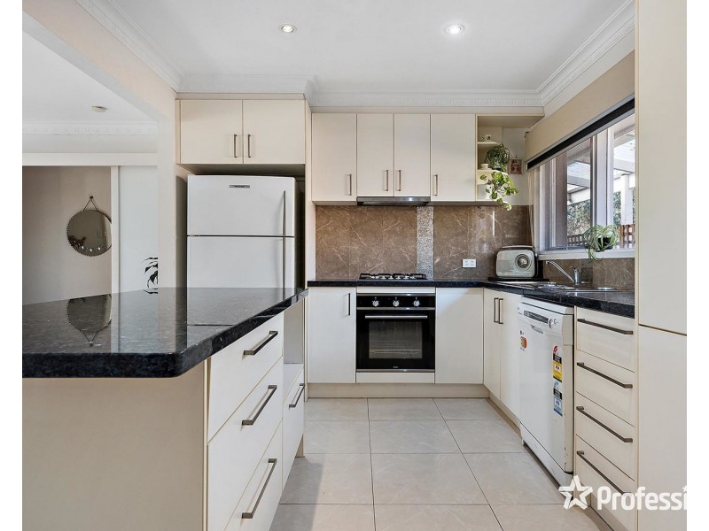 2 Gardenia Street, Croydon South VIC 3136