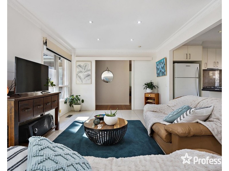 2 Gardenia Street, Croydon South VIC 3136