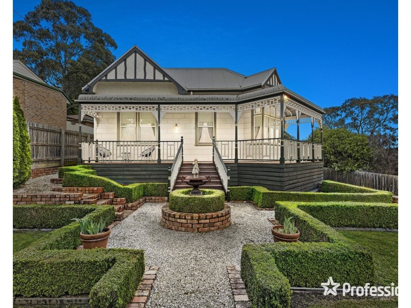 20 Wyuna Walk, Mooroolbark VIC 3138