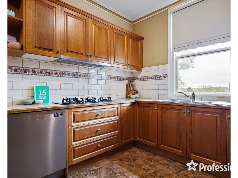 20 Wyuna Walk, Mooroolbark VIC 3138
