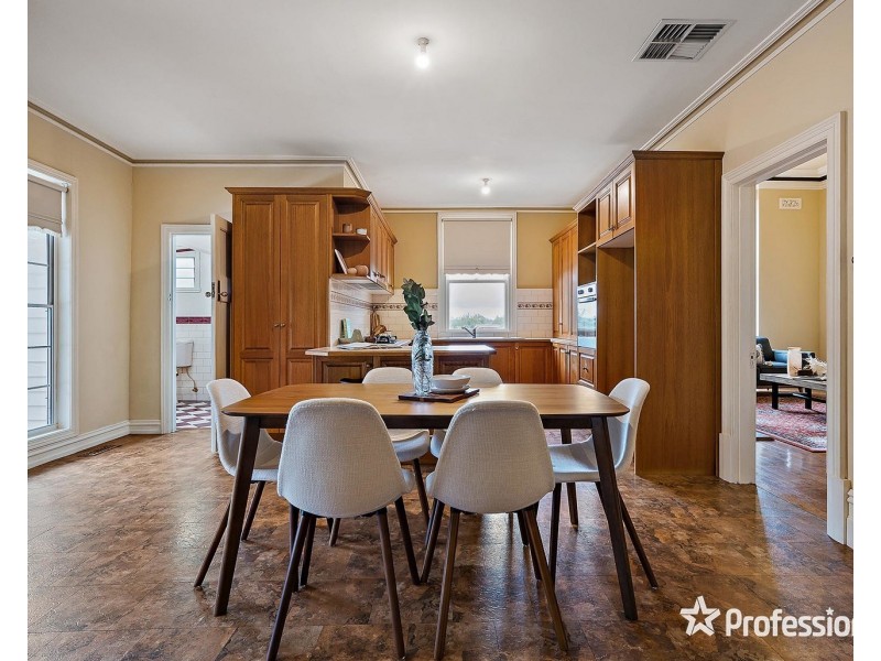 20 Wyuna Walk, Mooroolbark VIC 3138