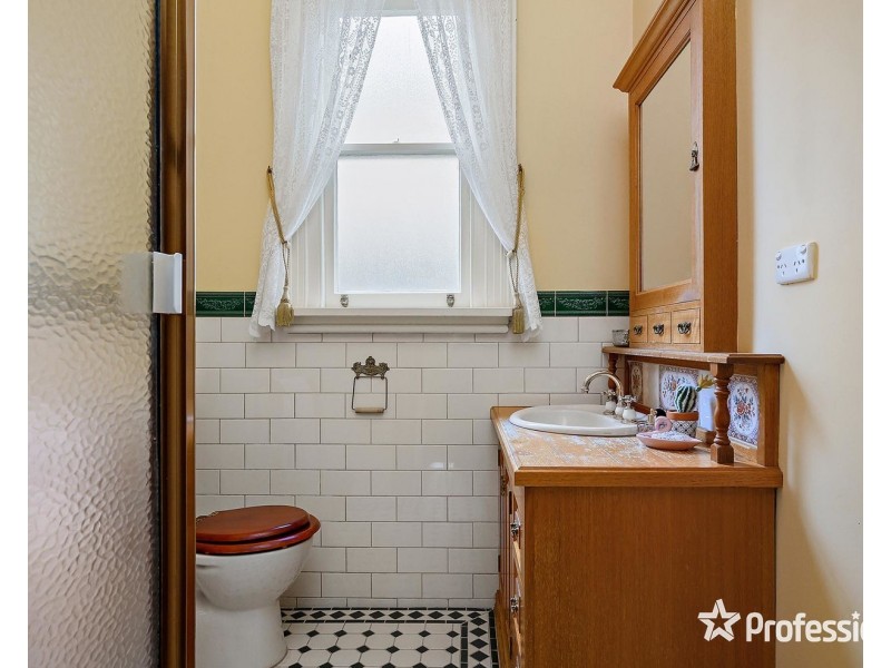 20 Wyuna Walk, Mooroolbark VIC 3138