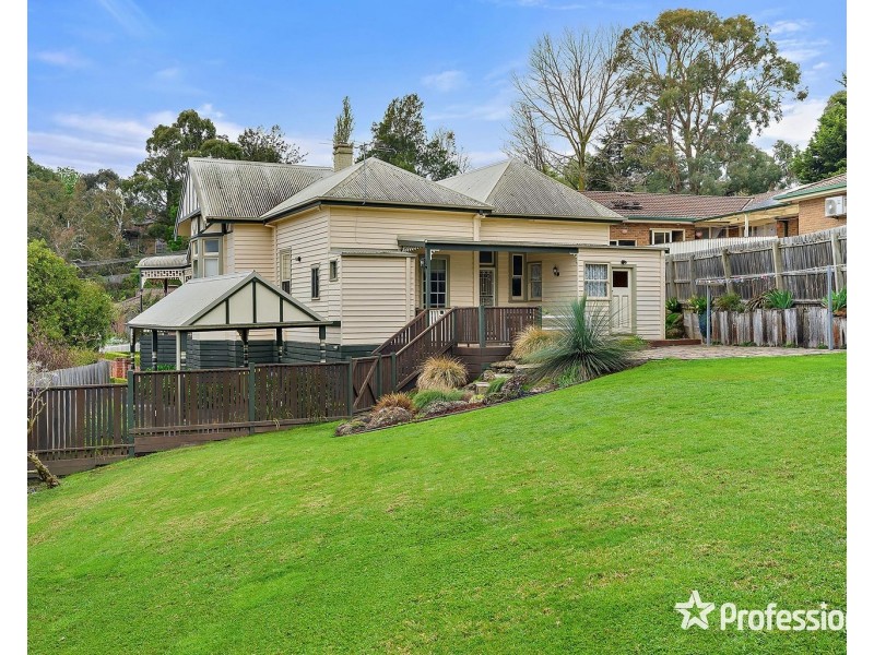 20 Wyuna Walk, Mooroolbark VIC 3138
