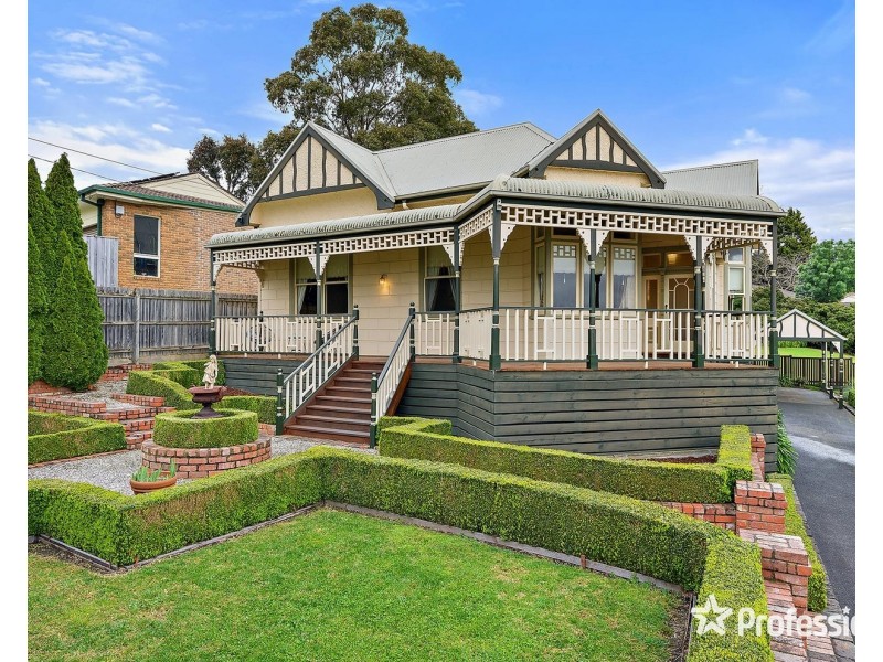 20 Wyuna Walk, Mooroolbark VIC 3138