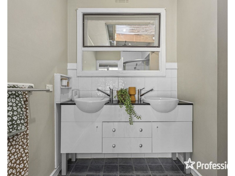 22 Kiloran Avenue, Kilsyth VIC 3137