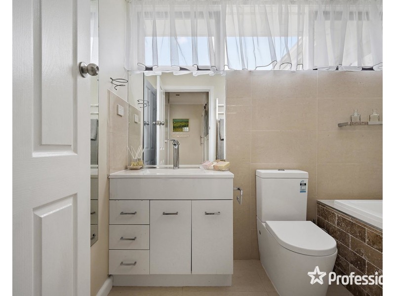 36 Byron Road, Kilsyth VIC 3137