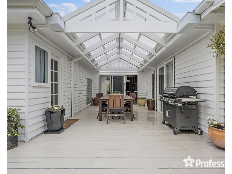 36 Byron Road, Kilsyth VIC 3137