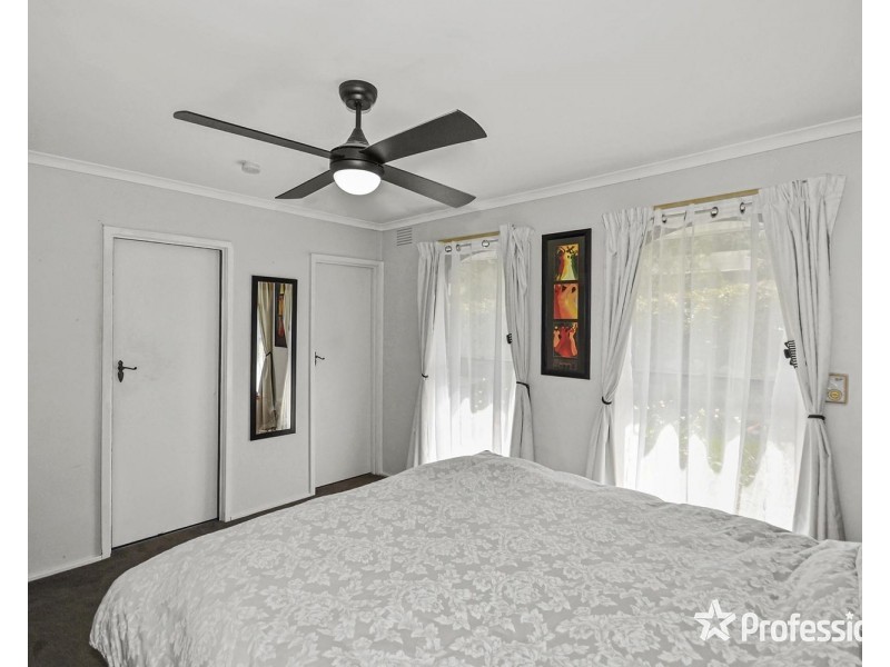 76 St Andrews Drive, Chirnside Park VIC 3116