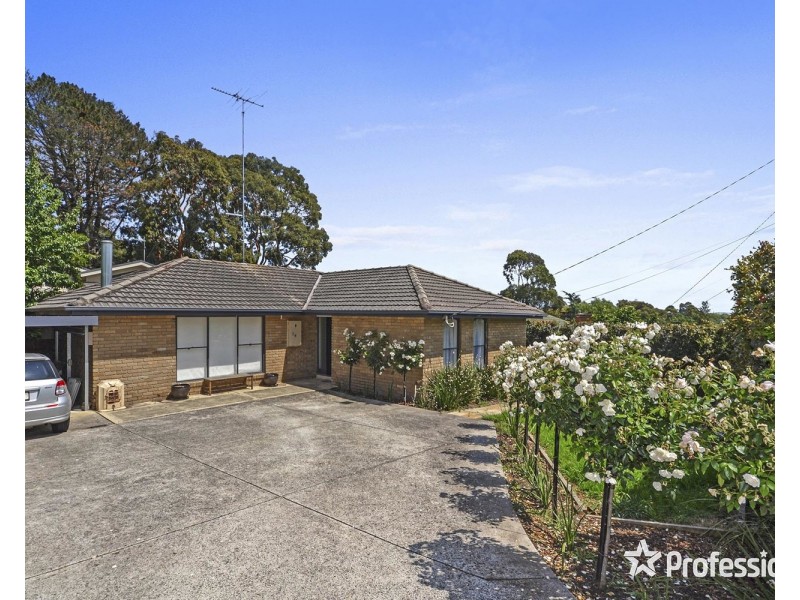 76 St Andrews Drive, Chirnside Park VIC 3116