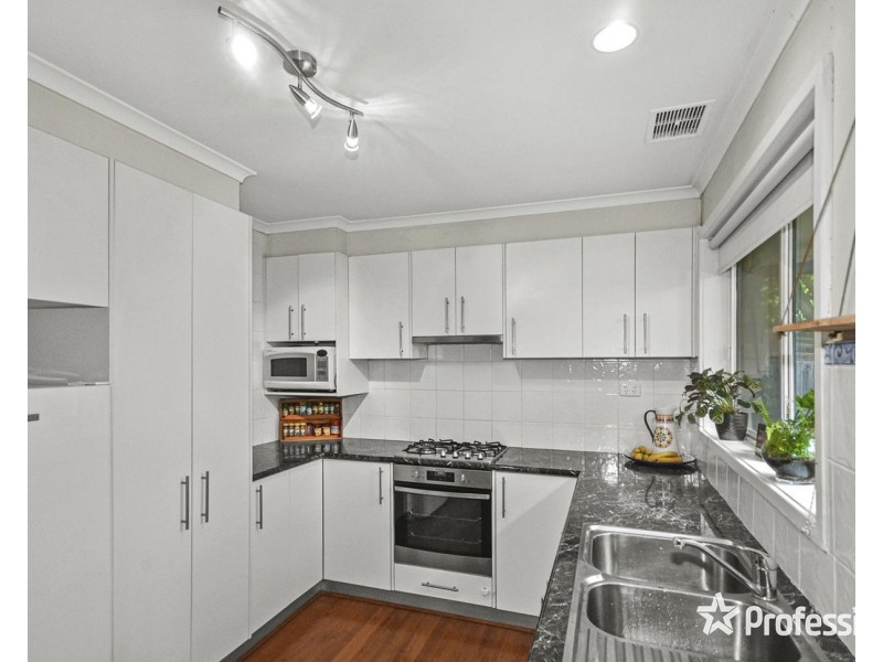 76 St Andrews Drive, Chirnside Park VIC 3116