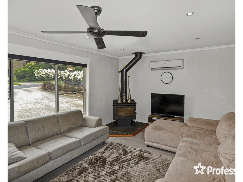 76 St Andrews Drive, Chirnside Park VIC 3116