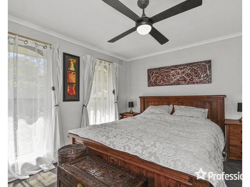 76 St Andrews Drive, Chirnside Park VIC 3116