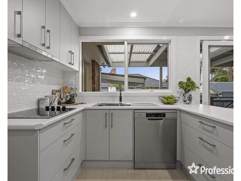 11 View Street, Wandin North VIC 3139