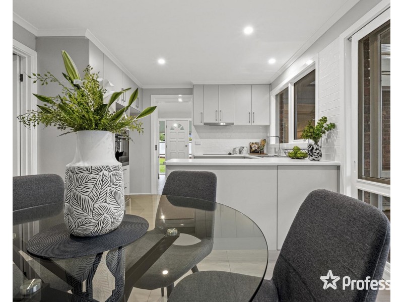 11 View Street, Wandin North VIC 3139