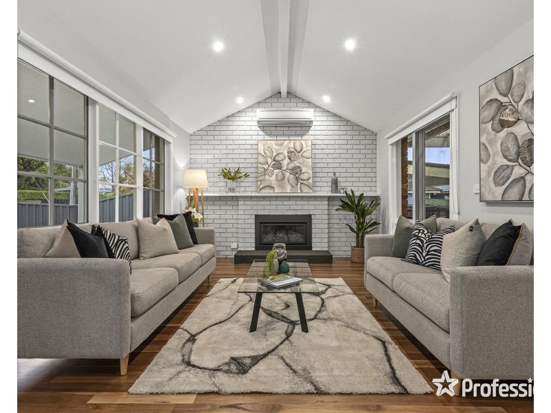 11 View Street, Wandin North VIC 3139