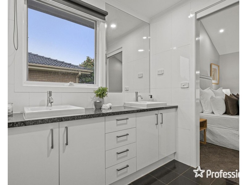 11 View Street, Wandin North VIC 3139