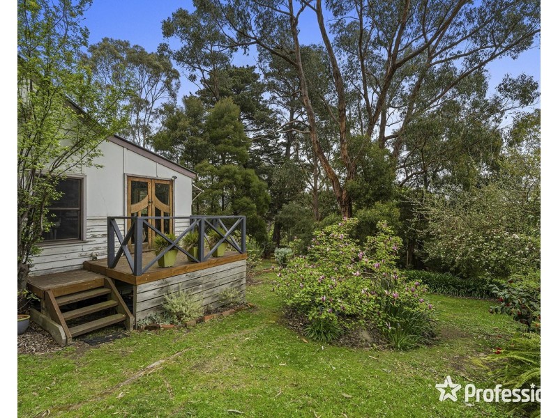 12 Banool Avenue, Mount Evelyn VIC 3796