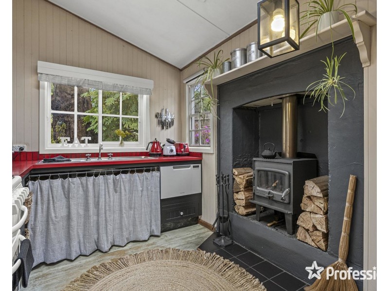 12 Banool Avenue, Mount Evelyn VIC 3796