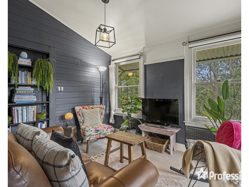 12 Banool Avenue, Mount Evelyn VIC 3796