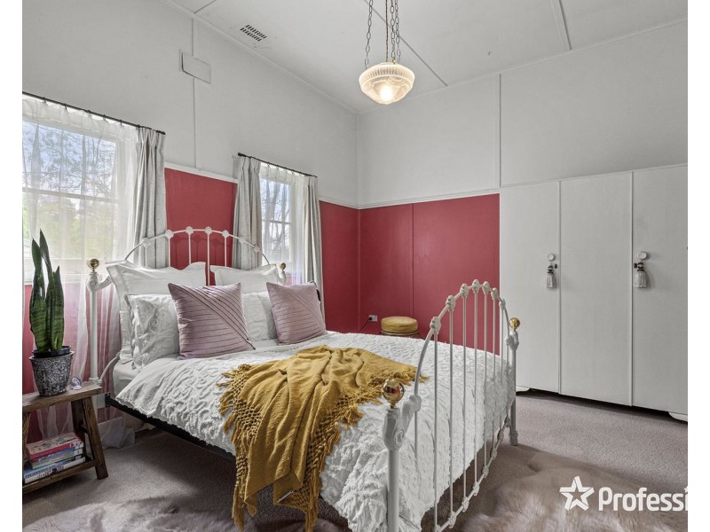 12 Banool Avenue, Mount Evelyn VIC 3796