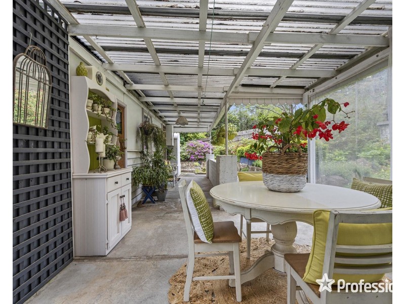 12 Banool Avenue, Mount Evelyn VIC 3796