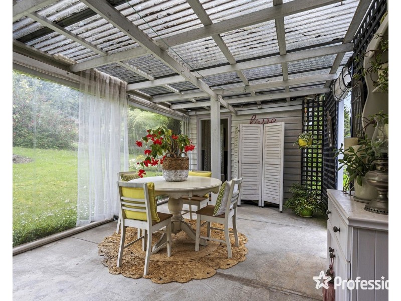 12 Banool Avenue, Mount Evelyn VIC 3796