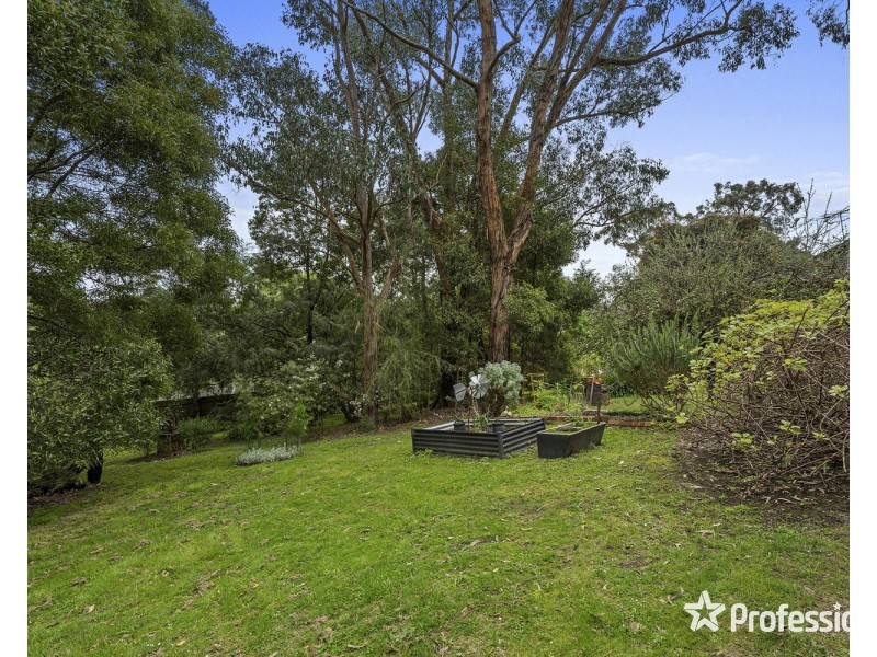 12 Banool Avenue, Mount Evelyn VIC 3796