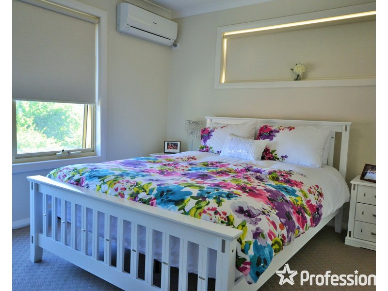 2/17 Morelle Court, Mooroolbark VIC 3138