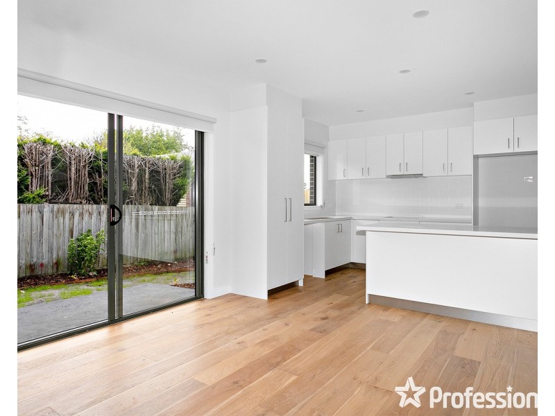 2/5 – 7 Frederick Street, Croydon VIC 3136