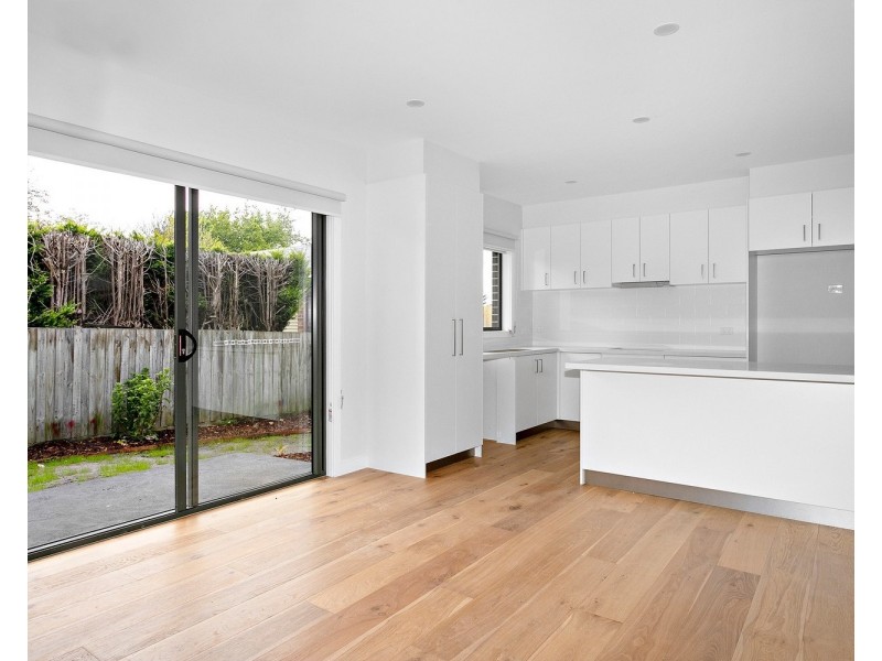2/5 – 7 Frederick Street, Croydon VIC 3136
