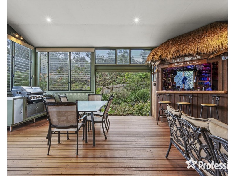 65 Zina Grove, Mooroolbark VIC 3138