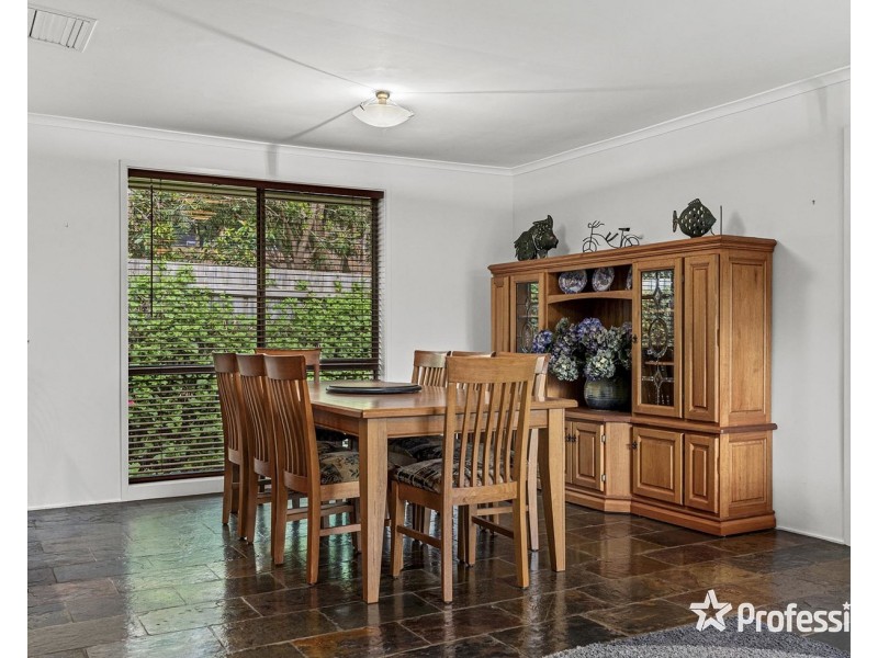 65 Zina Grove, Mooroolbark VIC 3138