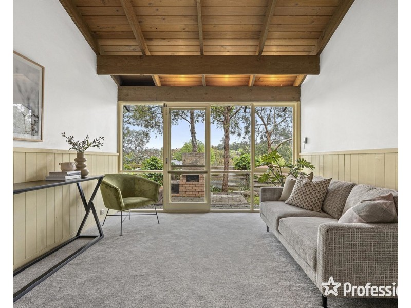 38 Churchill Drive, Mooroolbark VIC 3138