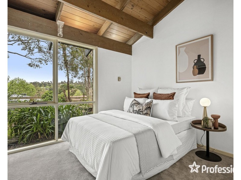 38 Churchill Drive, Mooroolbark VIC 3138