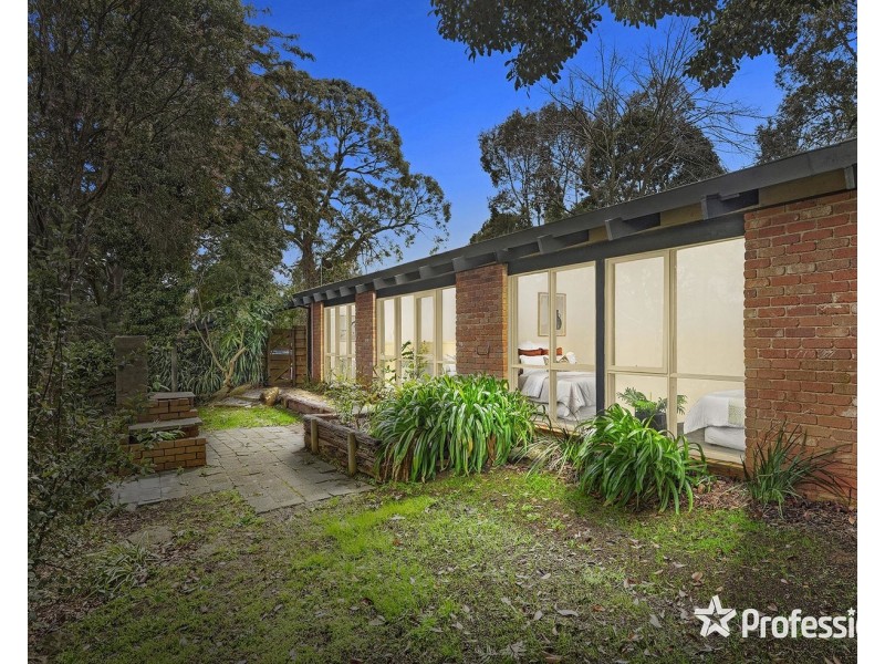38 Churchill Drive, Mooroolbark VIC 3138