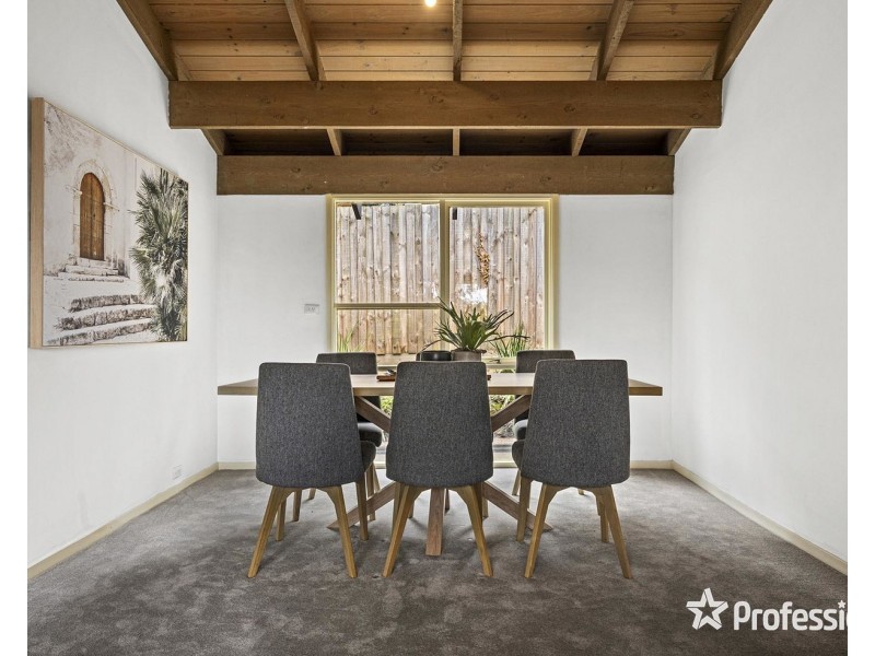 38 Churchill Drive, Mooroolbark VIC 3138