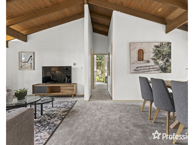 38 Churchill Drive, Mooroolbark VIC 3138