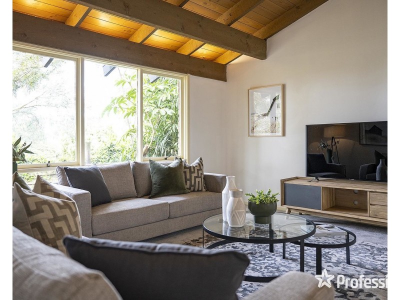 38 Churchill Drive, Mooroolbark VIC 3138