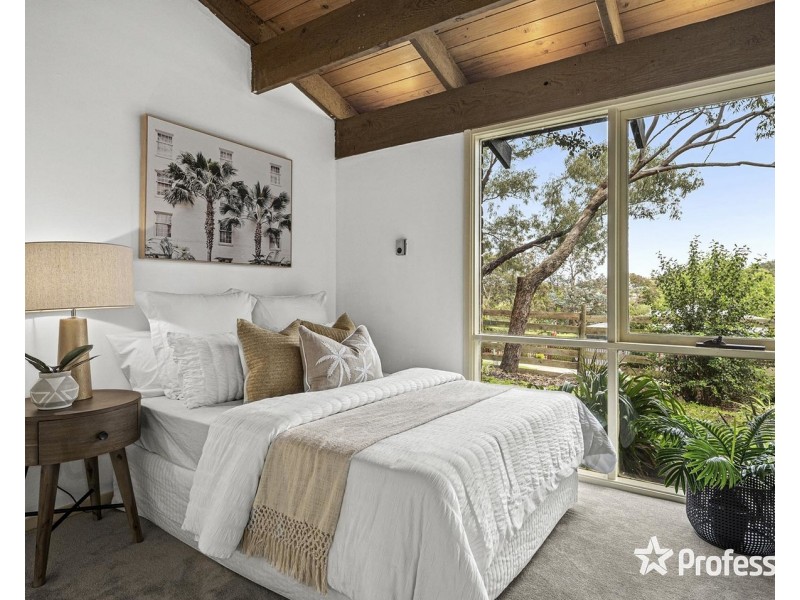 38 Churchill Drive, Mooroolbark VIC 3138