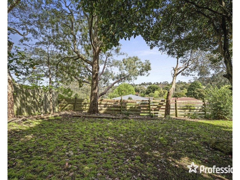 38 Churchill Drive, Mooroolbark VIC 3138