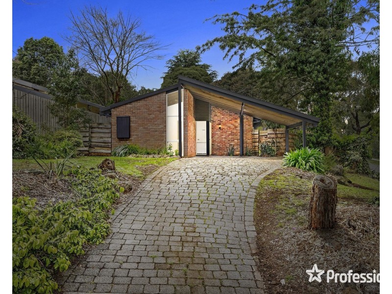 38 Churchill Drive, Mooroolbark VIC 3138