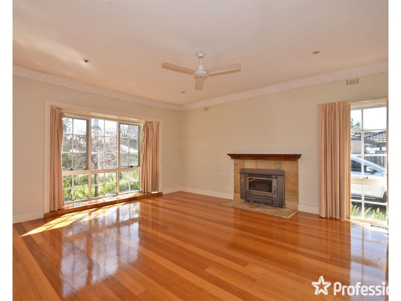 14 Rowan Street, Croydon VIC 3136
