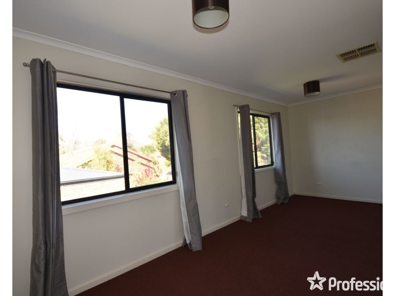 14 Rowan Street, Croydon VIC 3136