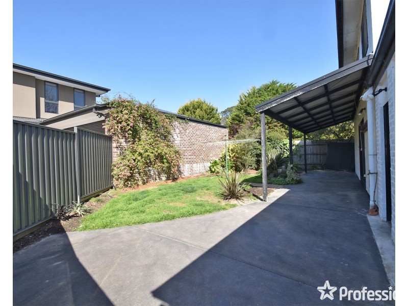 14 Rowan Street, Croydon VIC 3136