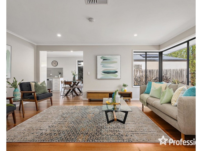 16 Jillian Street, Mooroolbark VIC 3138