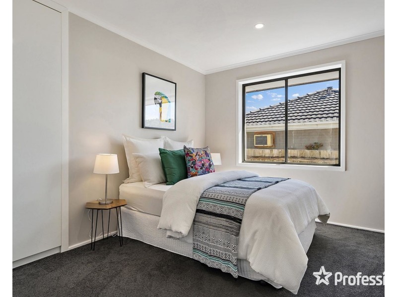 16 Jillian Street, Mooroolbark VIC 3138