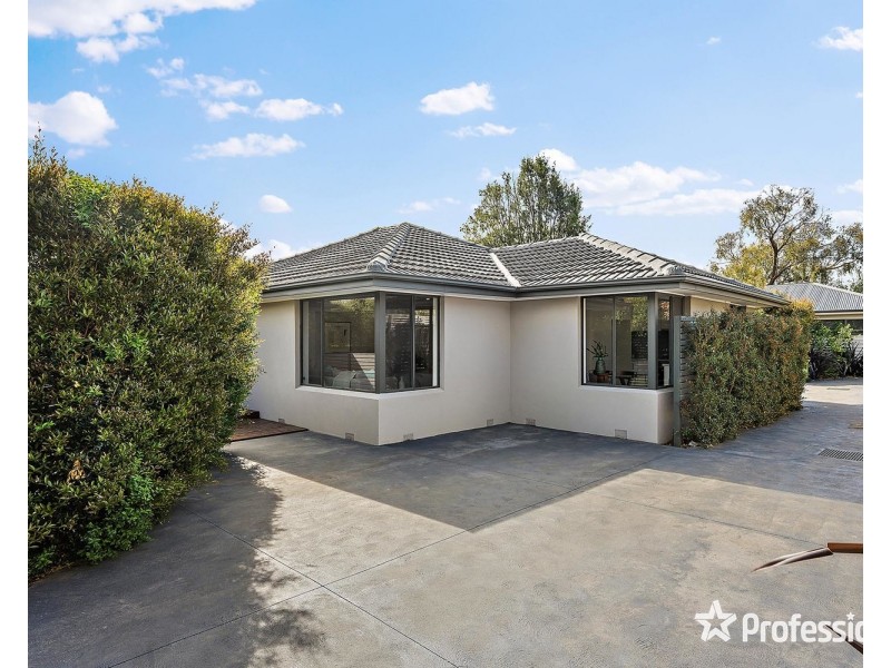 16 Jillian Street, Mooroolbark VIC 3138