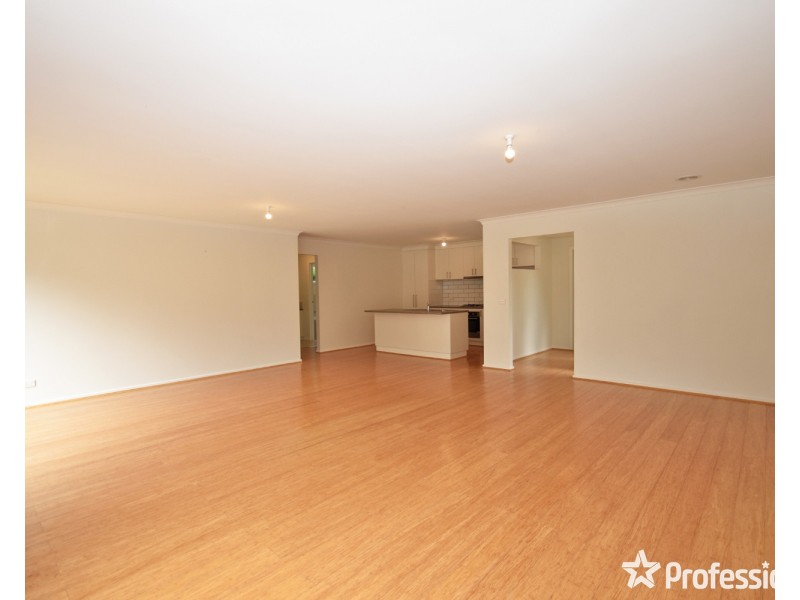 42a Ross Pincott Drive, Mooroolbark VIC 3138