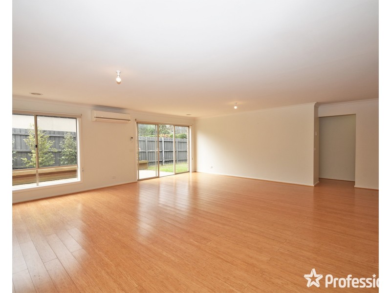 42a Ross Pincott Drive, Mooroolbark VIC 3138